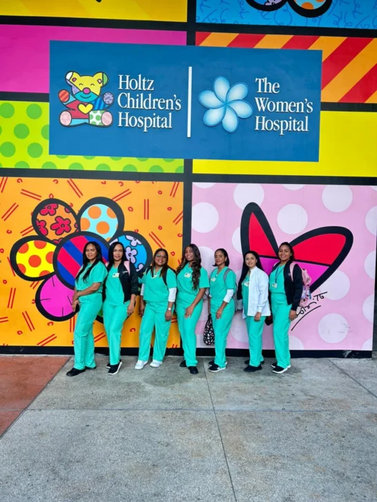  Parte de las enfermeras participantes en el programa educativo visitaron otros hospitales de la Florida.