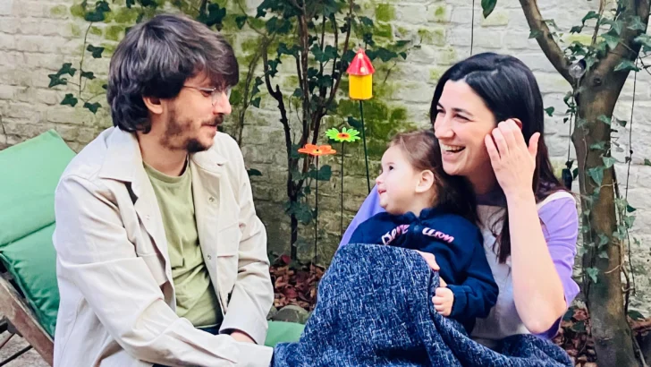 'Descubrí que mi hija era sorda al poco de nacer, pero fue solo el principio de una enfermedad ultrarrara para la que busco cura'