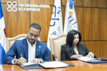 Firman convenio para beneficiar a estudiantes con espacios para pasantía