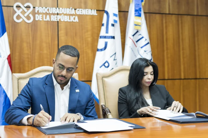 Firman convenio para beneficiar a estudiantes con espacios para pasantía