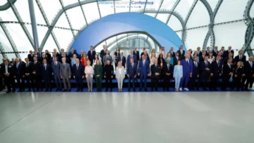 Cumbre sobre reconstrucción de Ucrania: los aliados prometen 10.000 millones de euros para ese fin