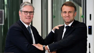 Francia y Reino Unido pactan un acuerdo de intercambio de migrantes