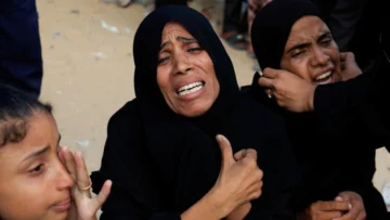 Israel mata decenas de gazatíes, mientras Trump espera solución a diálogos de tregua esta semana