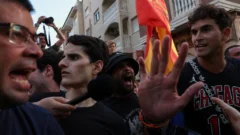 Cacería de migrantes: las claves de la violencia de grupos de ultraderecha en un pueblo de España