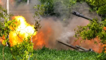 Tailandia advierte de riesgo de guerra con Camboya en el segundo día de combates