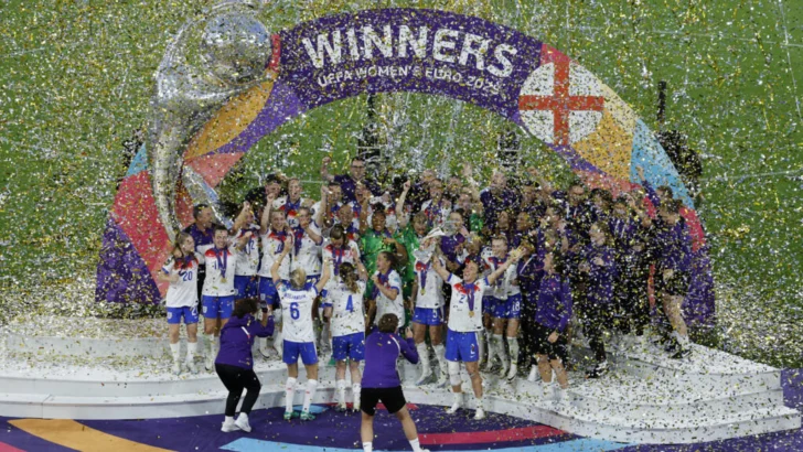 Inglaterra se lleva el título de la Eurocopa Femenina tras una reñida final ante España