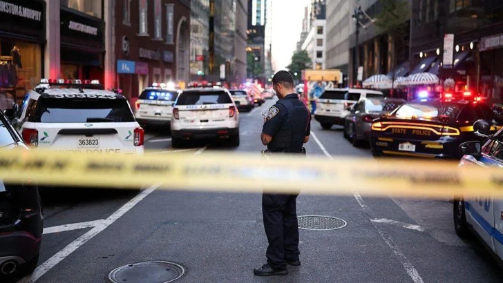 Un tiroteo en un edificio de Nueva York deja 4 muertos incluyendo un policía