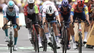 Merlier se impone al esprint en la etapa 3 del Tour de Francia, Van der Poel sigue líder