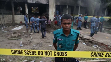 'Eran mis niños': la profesora que salvó a 20 alumnos antes de morir tras el accidente del avión en Bangladesh que cayó sobre una escuela