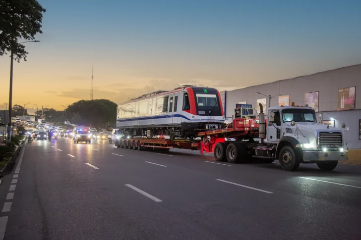 Amplían capacidad del Metro con dos nuevos trenes