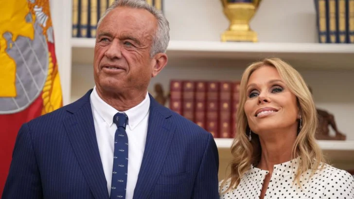 Desde 'alarmista' hasta 'revolucionario': la polémica por el plan de Robert F. Kennedy Jr. para 'volver a EE.UU. más saludable'