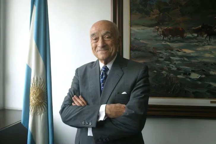 Cómo la familia Eskenazi amasó su fortuna y generó polémicas cercanas al poder en Argentina (y un misterio en la disputa por las acciones de YPF)