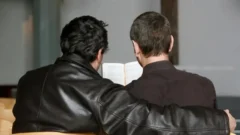 Gays y católicos practicantes: cómo los creyentes LGBT concilian la fe con su orientación sexual