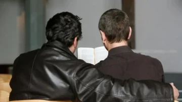 Gays y católicos practicantes: cómo los creyentes LGBT concilian la fe con su orientación sexual