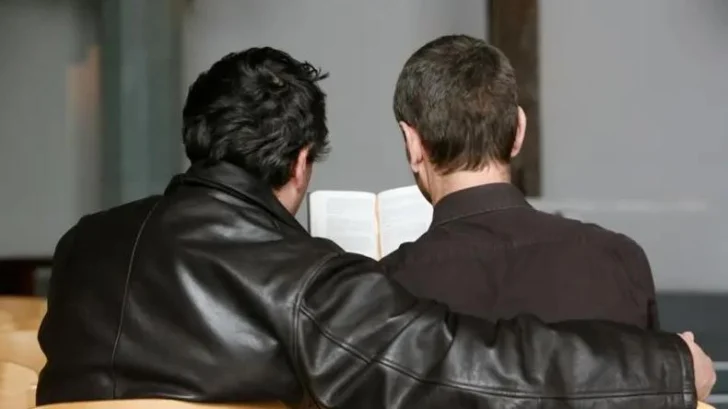 Gays y católicos practicantes: cómo los creyentes LGBT concilian la fe con su orientación sexual