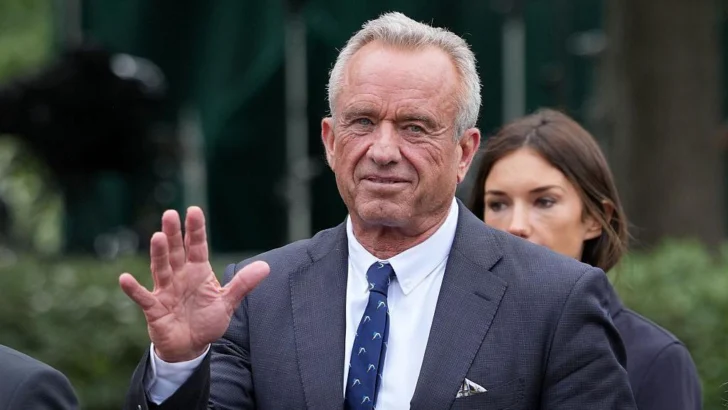 Desde 'alarmista' hasta 'revolucionario': la polémica por el plan de Robert F Kennedy Jr para 'volver a EE.UU. más saludable'