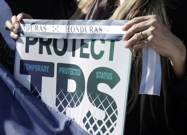 La cruzada de Trump contra el TPS genera temor y confusión sobre qué país será el próximo
