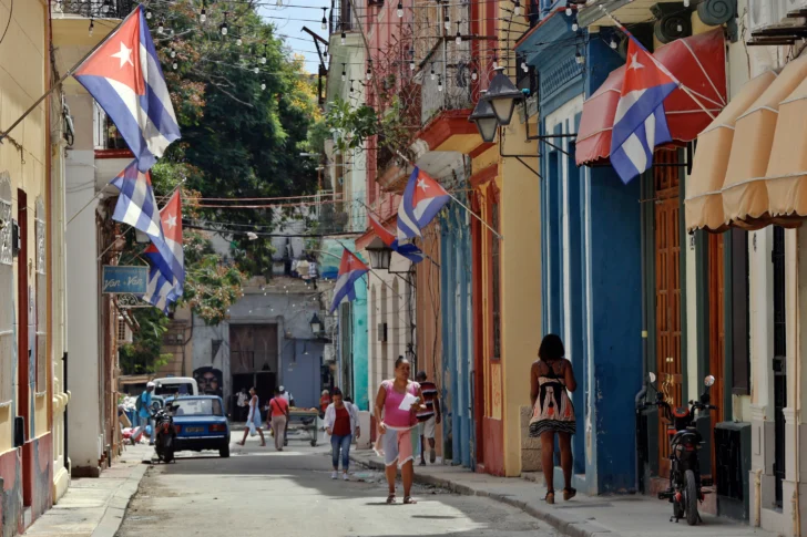 El Gobierno cubano reconoce que debe corregir 'deficencias' propias para superar la crisis