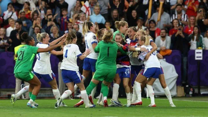 Inglaterra vence a España en los penales en una intensa final y retiene el título de campeona de Europa