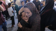 Un contratista de ayuda humanitaria le dice a la BBC que vio a compañeros suyos disparar contra palestinos hambrientos en Gaza
