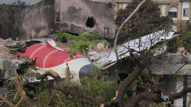 EE.UU. considera 'seguros' los interruptores de combustible de los aviones Boeing pese al accidente de Air India en junio