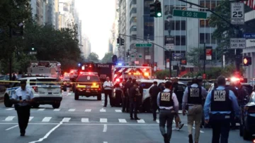 Tiroteo en Nueva York deja varios muertos, entre ellos un policía y el atacante