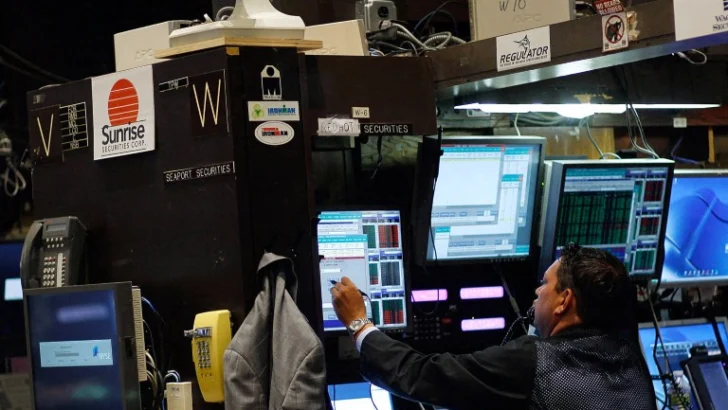 Wall Street cierra mixto, sin rumbo claro, pero con récords Wall Street cierra mixto, sin rumbo claro, pero con récords
