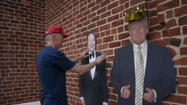 Trump no descarta deportar a Elon Musk