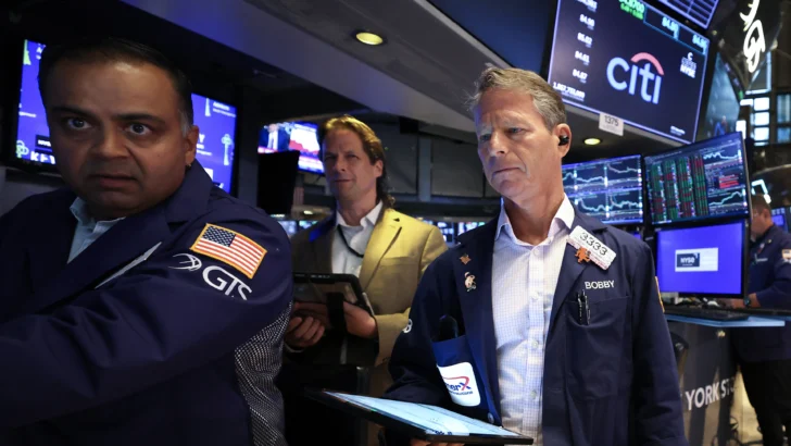Wall Street cierra mixto tras acuerdo comercial EEUU-Vietnam Wall Street cierra mixto tras acuerdo comercial EEUU-Vietnam