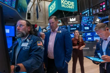 Wall Street cierra en verde ante expectativa de acuerdos comerciales de EEUU
