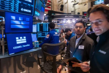 Wall Street cierra a la baja tras nuevos anuncios arancelarios de EEUU