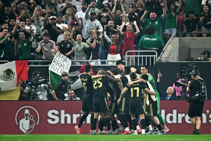 México derrota a EEUU en Texas y retiene título de la Copa Oro