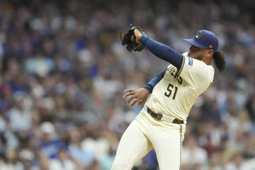 Freddy Peralta brilla desde el montículo al igual que Berríos y Montero Freddy Peralta brilla desde el montículo al igual que Berríos y Montero