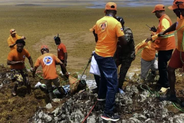 Culmina operación de rescate tras naufragio de migrantes que iban a Puerto Rico Culmina operación de rescate tras naufragio de migrantes que iban a Puerto Rico
