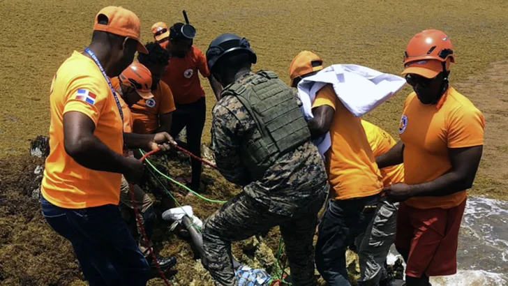 Confirman cuatro muertos y una veintena de desaparecidos en naufragio de yola
