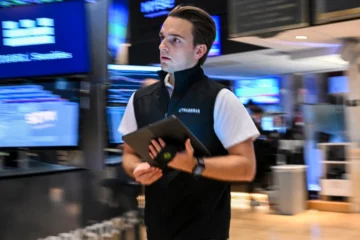 Wall Street cierra estable en una semana marcada por récords Wall Street cierra estable en una semana marcada por récords