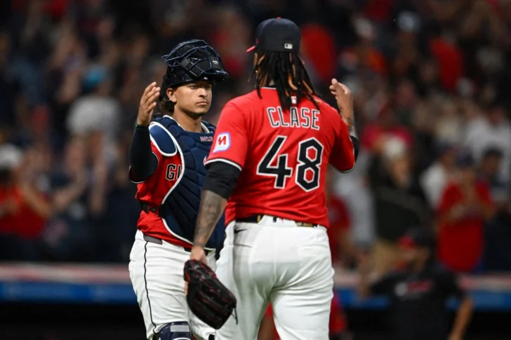 La MLB investiga por apuestas al lanzador dominicano Emmanuel Clase