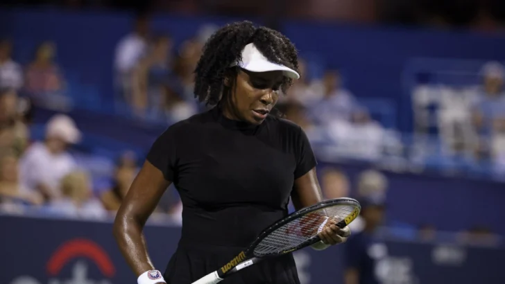 Venus Williams cae en su vuelta a la competición