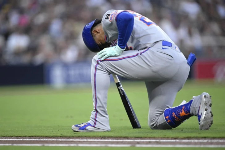 Juan Soto abandona por lesión en la pierna izquierda