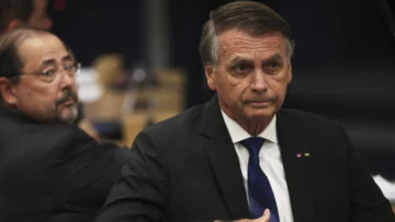 El Supremo de Brasil impone a Bolsonaro la tobillera electrónica y le prohíbe usar redes sociales