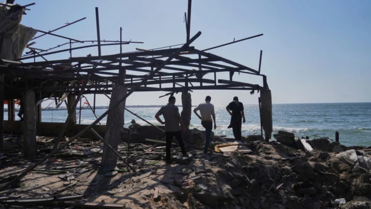 Bombardeo israelí contra café internet en Gaza deja al menos 24 muertos