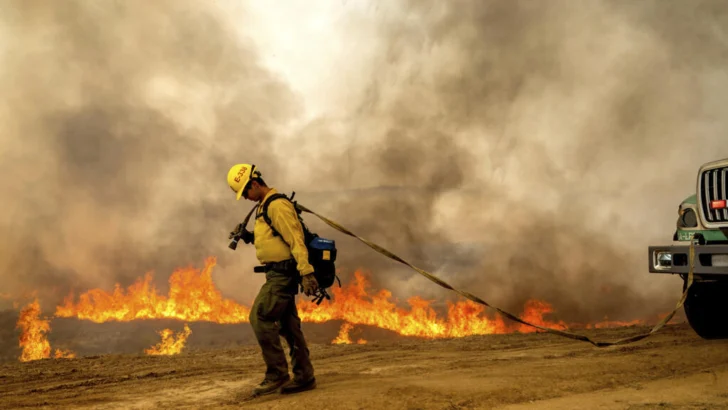 El mayor incendio forestal del año en California arrasa más de 28.300 hectáreas