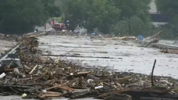 EE. UU.: Inundaciones repentinas dejan a más de una veintena de muertos y destrucción en Texas