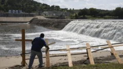 Trump visita Texas una semana después de las mortales inundaciones