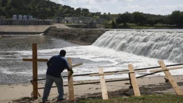 Trump visita Texas una semana después de las mortales inundaciones