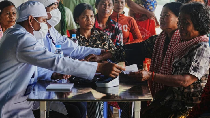 Los líderes de Tailandia y Camboya anuncian conversaciones de paz