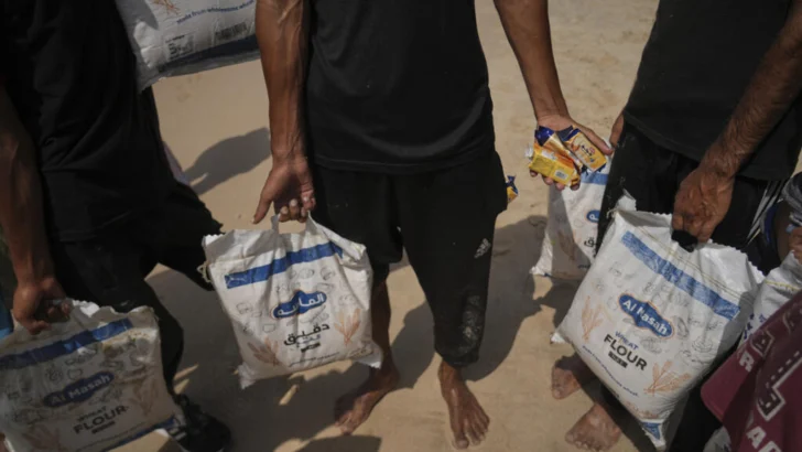 ‘¿De dónde saco este dinero?’: en Gaza, la ayuda humanitaria se revende a un alto precio