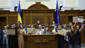 Parlamento ucraniano aprueba ley que restaura la independencia de los organismos anticorrupción