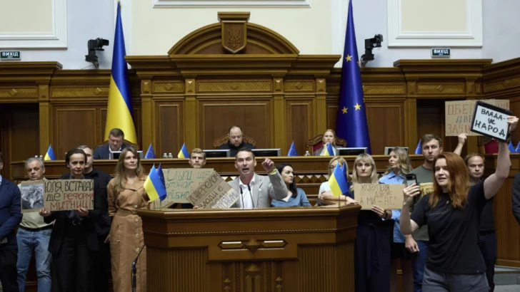 Parlamento ucraniano aprueba ley que restaura la independencia de los organismos anticorrupción