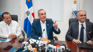 Abinader: Es prioritario que todos los niños y niñas tengan cupo garantizado